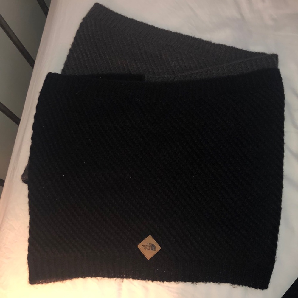 North Face scarf